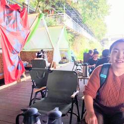 Stopped for a green tea and chill before heading off to the hotel in emei