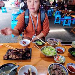 And then it was lunchtime , crispy duck and spicy beef