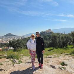 Im Hintergrund grüsst die Akropolis