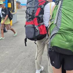 Umringt von Ticketverkäufern