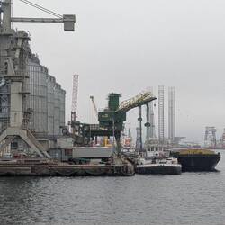 Very busy harbor with lots of exports, primarily grain