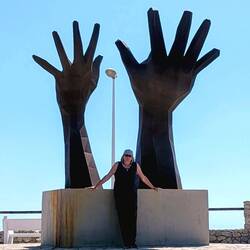 Skulptur: Monument de les Mans (Hände 👐)