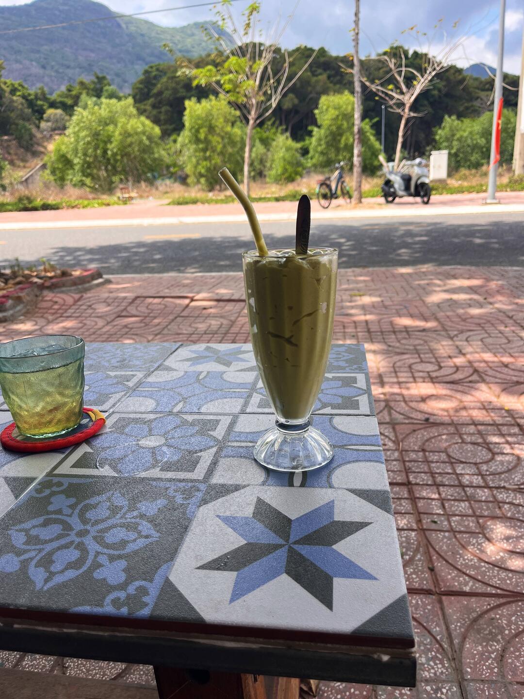 avocado shake, s einzige was gut war war des bissl ingwer was drin war