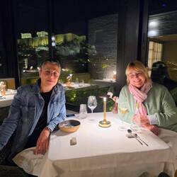 Nachtessen neben der Akropolis ✨️