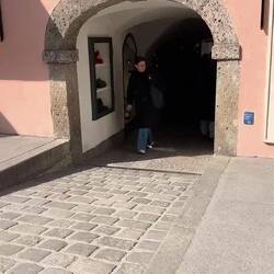 Eine Passage zur Getreidegasse ... da ist aber viel los ...