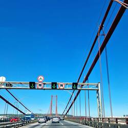 uf dr Golden Gate Bridge vo Lisboa