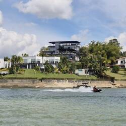 Bootsfahrt auf dem Stausee