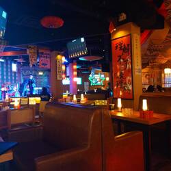 Proper bar, singer was rubbish