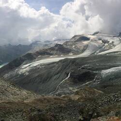 Über die beiden Gletscher mussten wir rüber