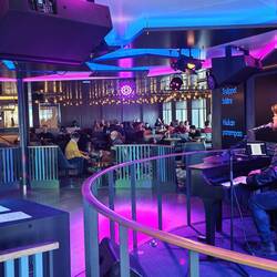 Unterhaltung an Bord