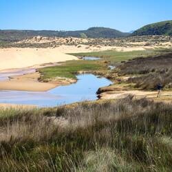 Die Lagune hinter der Praia da Bordeira
