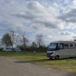 Die teuren XXL Plätze sind noch zu haben