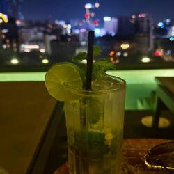 Good night drink auf unserer Silverland Yen Hotel Rooftop Bar