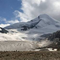 Allalinhorn (4.027 m), welches wir hoffentlich besteigen können.