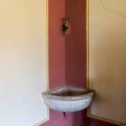 Basin in the corner of Carducci's bedroom ... operational from 1901 onwards.