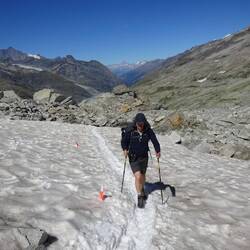Altschnee-Felder mussten auch gequert werden