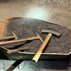 Werkzeug zu den Anfangszeiten im Bergwerk.