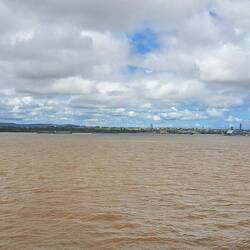 Approaching Santarém.