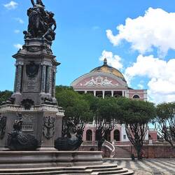 The statue commemorates the liberation of the Amazon River ports to foreign trade.