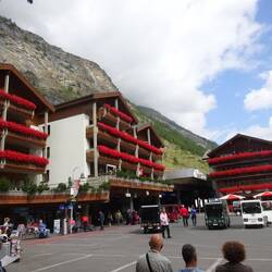 Zermatt, Bahnhofsvorplatz
