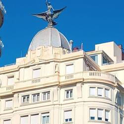 Edificio La Unión y el Fénix (Bronzestatue auf der Kuppel stellt den Phönix dar)