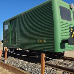 Denkmal zu Ehren der Arbeiter und Arbeiterinnen des Bahnhofs von L'Aldea