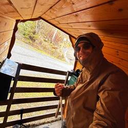 Seul endroit au sec pour mon dîner, une cabane à boîte aux lettres