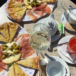Köstliches Frühstück in der Bar la Terrazza