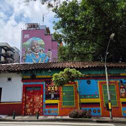 Und auf der Wand des Hochhauses