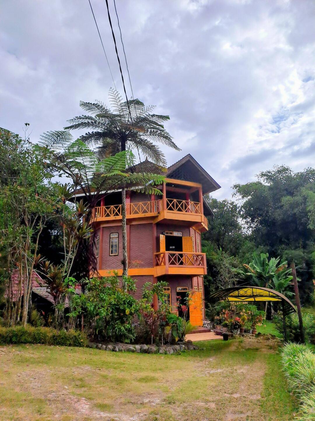 Unser Homestay, der Balkon oben ist unserer 🤩