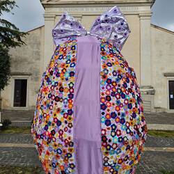 Fantastic Easter egg outside the church in Norma. The flowers are crochet