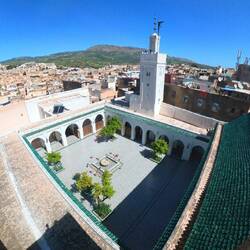 Blick in den Hof der Moschee