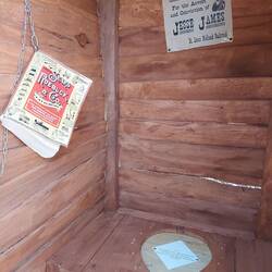 An der Kette das Toilettenpapier 🤣