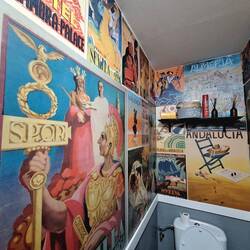 "Tapete" in der Damentoilette