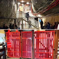 Stollenlift, der uns von 135m unter Tage wieder nach oben bringt.