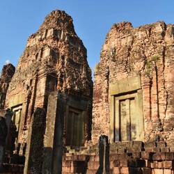 Much more bricks than "newer" temples