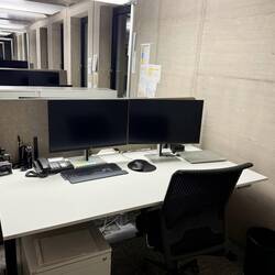 Während fast 6 Jahren war das mein Arbeitsplatz. Sieht aus wie in einem Gefängnis...