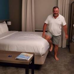 Hotel à Fort Myers. Il va me falloir une marche pour monter sur le lit