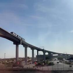 Der Sky Train in Action