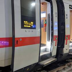 ICE mit Hocheinstieg in Bern