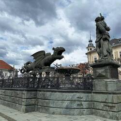 ... und dann von mutigen Männern erschlagen worden sein