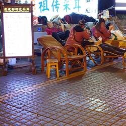 Lots of ear cleaning shops