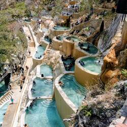 Das Gelände is riesig, da gibt's a no an Platz für uns