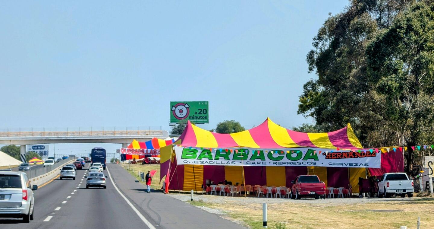 Unzählige Essenstände. XXL streetfood