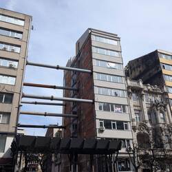 Interesting way to keep the buildings up.