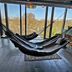 Hängematten zum Chillen in der Lounge