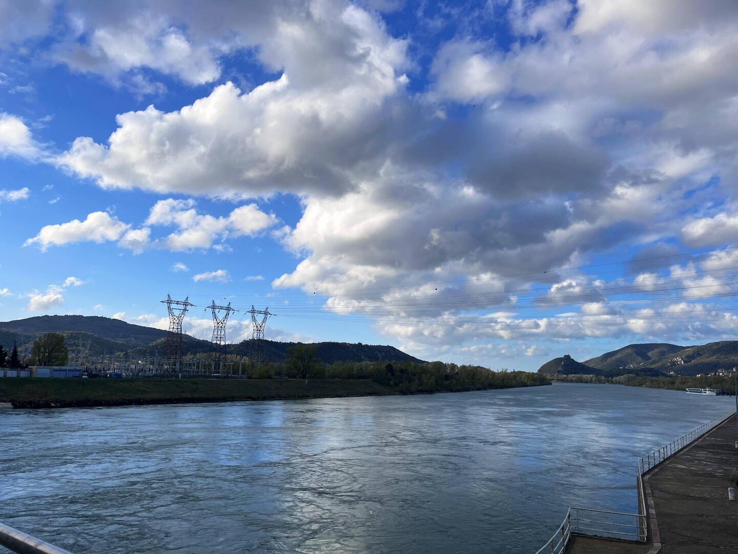 Centrale hydroélectrique de Chateauneuf sur Rhône