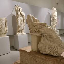 Alles Statuen fehlt der Kopf