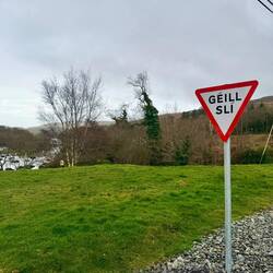 Wenn man überall das gälisch sieht, glaubt man kaum in Europa zu sein