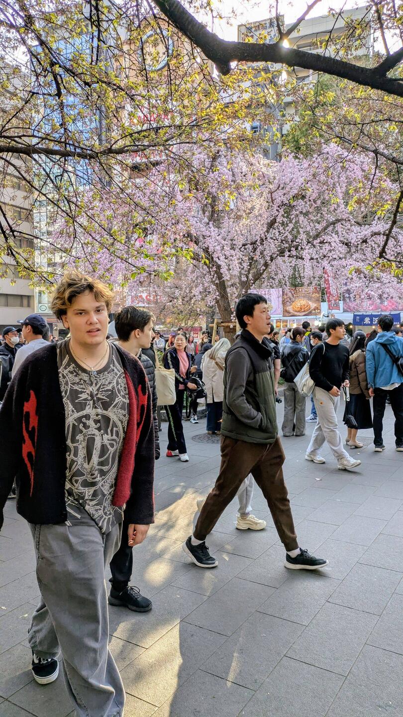 Consti im Ueno Park, bissl überfordert mit den Menschenmassen